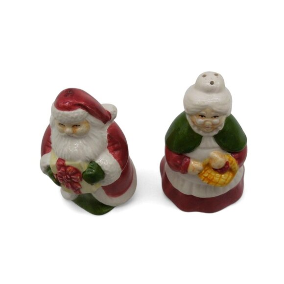 SANTA And Mrs CLAUS Ceramic Salt and Pepper Shakers Avon 1995 Vintage - Picture 5 of 10